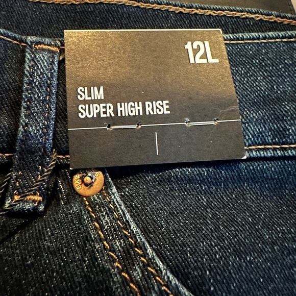 Express NWT Slim Super High Rise Distressed Ripped Knees Jeans LONG - Picture 2 of 7